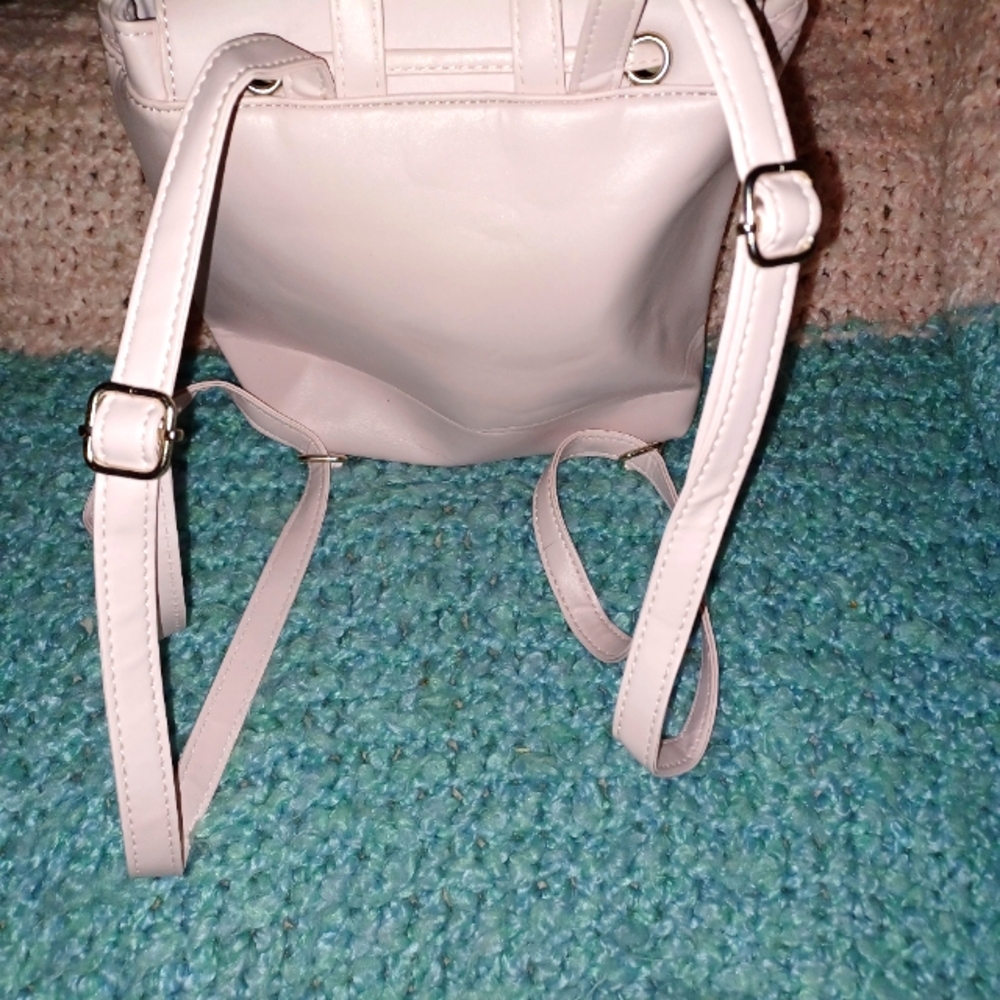 Hello Kitty Mini Backpack Purse - Picture 5 of 7